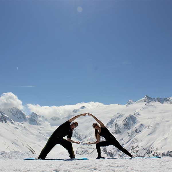 Yoga vor Bergwelt - Alpine Yoga mit Apura Yoga in Obergurgl